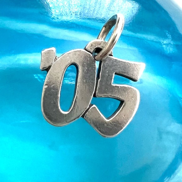 James Avery RARE ‘05 2005 year charm UNCUT - Picture 7 of 7